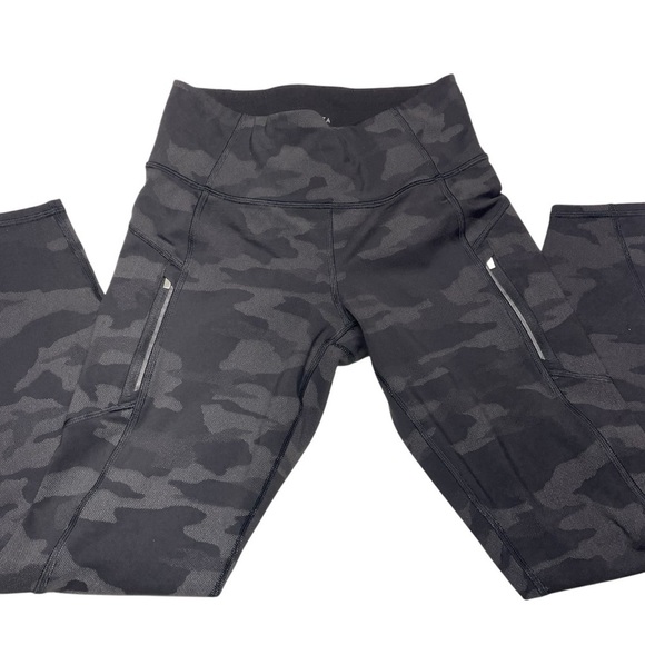 Athleta Rainier Reflective Tight Size Small Petite - Picture 4 of 12